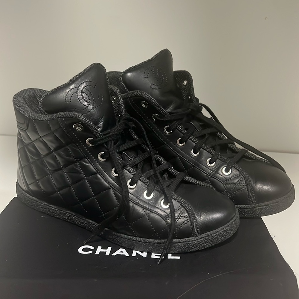 Authentic Chanel noir sneakers